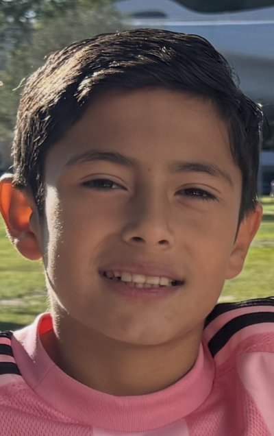 Ryan Gomez